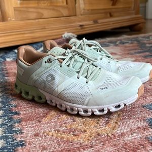 On Cloudtec Running Shoes